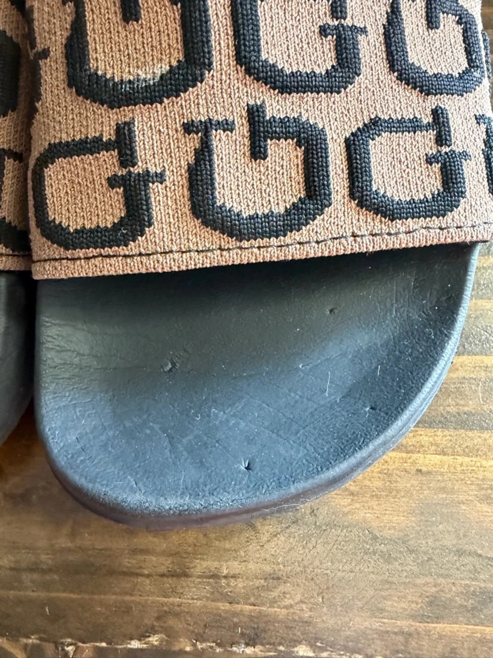 Guess Women’s Tan and Black G Signature Logo Slide Sandals Size 7M